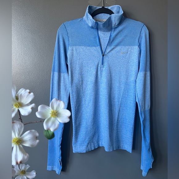 NIKE TechKnit  Dri-FIT Long-sleeve Running Top. (Slim Fit) Unisex - Picture 1 of 10